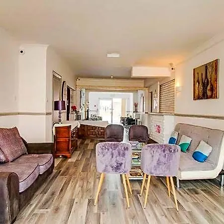 מלון Oyo Eastbourne 3*