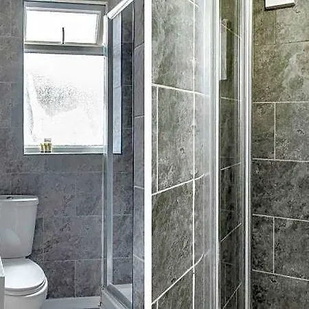 מלון Oyo Eastbourne 3*